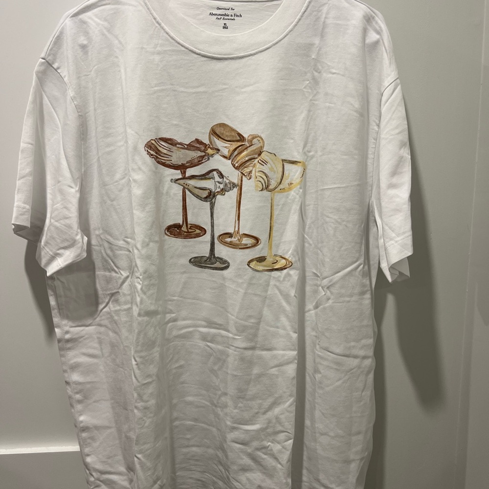 Abercrombie & Fitch White T-Shirt with Artistic Graphic
